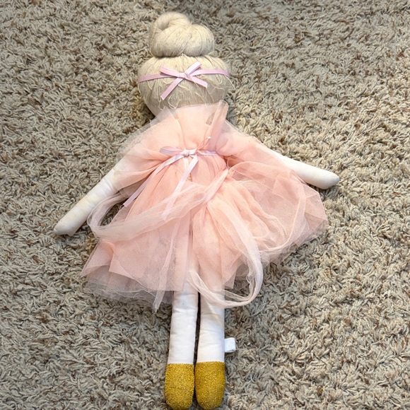 Hearts of Yarn Plush Madeleine Ballerina Doll - Picture 3 of 3